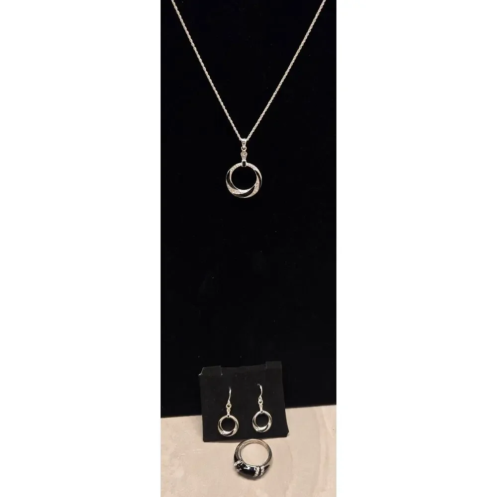 Avon 3 pc set Necklace Earrings Ring Black Silver Tone Classic Style NEW - Picture 2 of 10